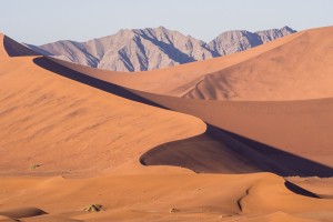 12_Sossuvlei,-Dünen-und-Berge