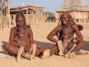 54_Himba-Muetter-mit-Kindern